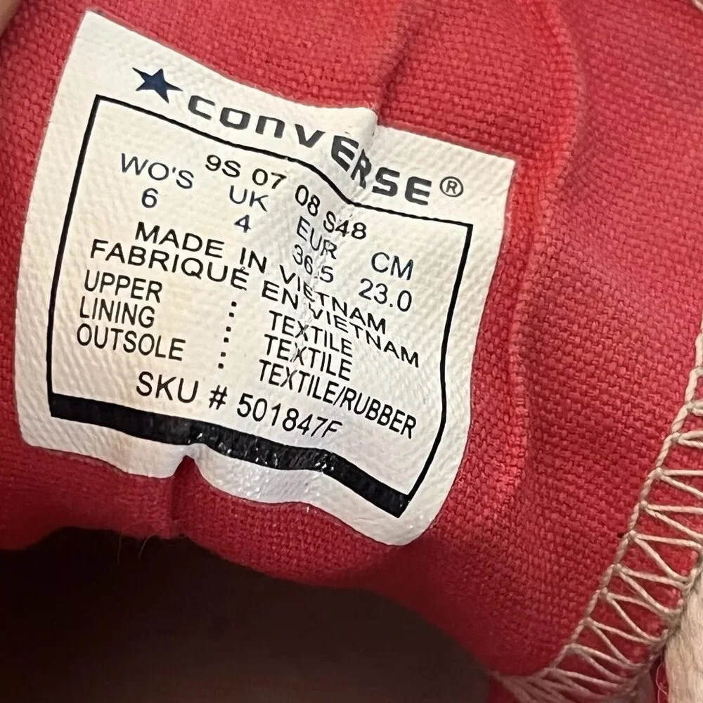 Converse Chuck Taylor’s Low Top Sneakers Womens Size 6 Blue Birds Cardinal Shoes